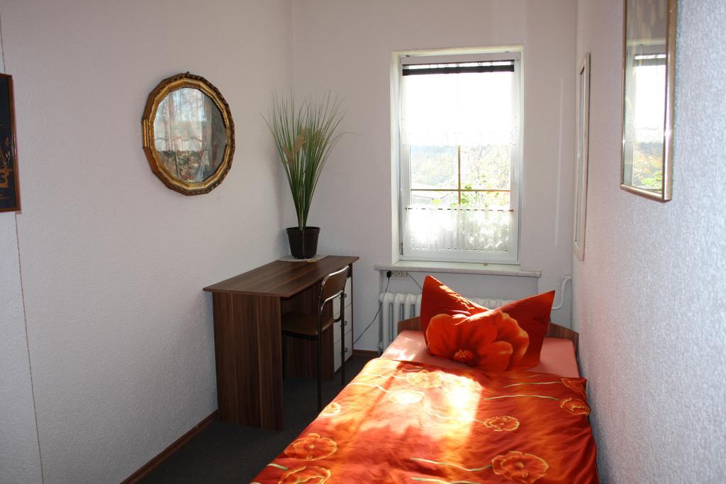 Hueblers-Schlafquartier Hotel Fürstenwalde Quarto foto