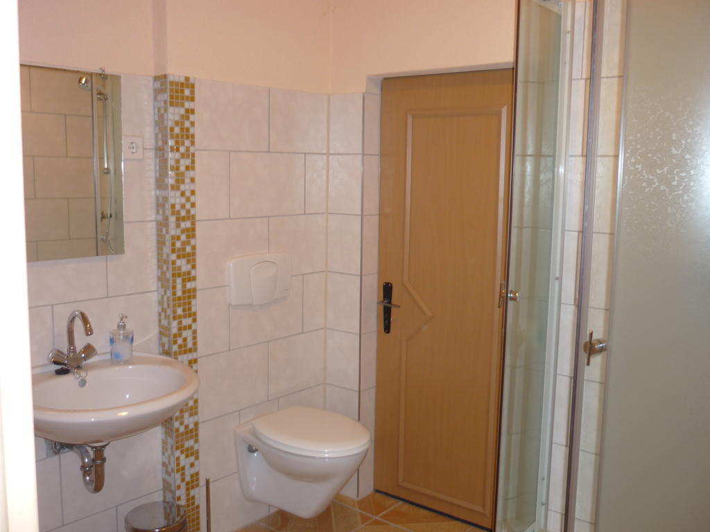 Hueblers-Schlafquartier Hotel Fürstenwalde Quarto foto