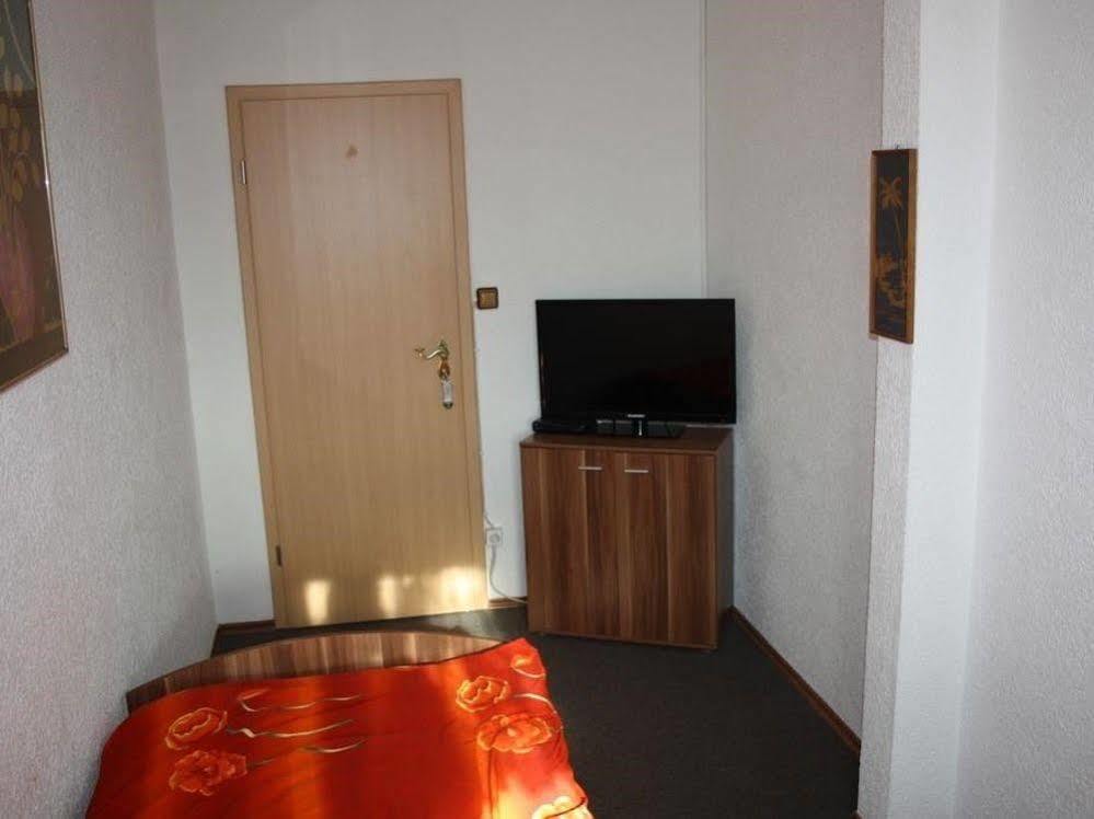 Hueblers-Schlafquartier Hotel Fürstenwalde Exterior foto
